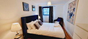 Waterside Apartment Canary Wharf